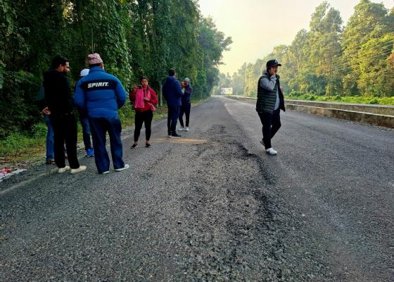 धरान -तरहराको सडक बनिनसक्दैं भत्कन थाल्यो 