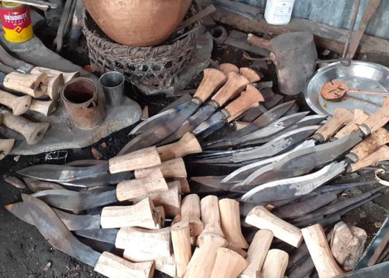 भोजपुरे खुकुरी’ को माग उच्च:  बनाउन कालीगढको चरम अभाव