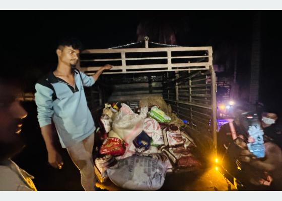 फिर्ता हुन थाल्यो लुटिएका चामल र चिनी