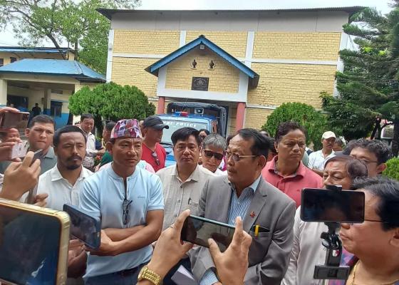 धरानको कञ्चनजङ्गा हाेटल तोडफोड गर्ने विरुद्ध प्रहरीमा किटानी जाहेरी 