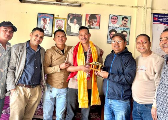 निवृत प्रहरीलाई मजदुरको माया 