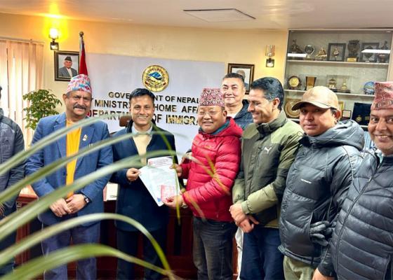 कन्टेनर चालकले चीन प्रवेश अनुमति नपाउँदा ढुवानी प्रभावित कन्टेनर चालकले चीन प्रवेश अनुमति नपाउँदा ढुवानी प्रभावित