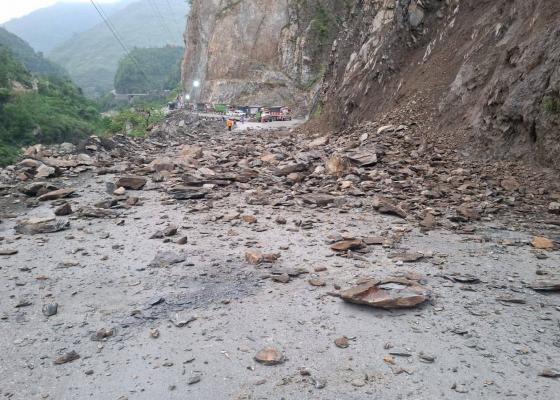नारायणगढ-मुग्लिन सडक अवरुद्ध